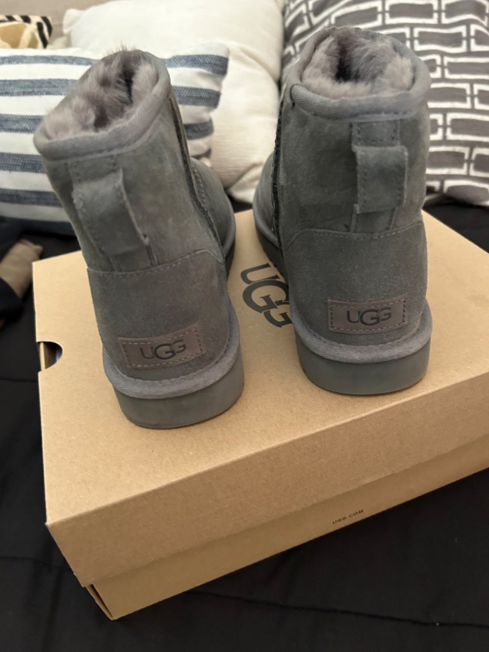 UGG Classic Mini - Picture 5 of 9